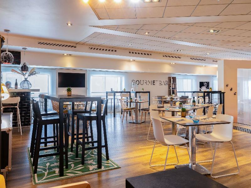 Novotel Paris Rueil Malmaison image