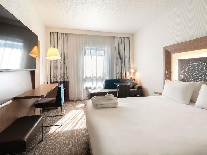 Novotel Paris Rueil Malmaison image