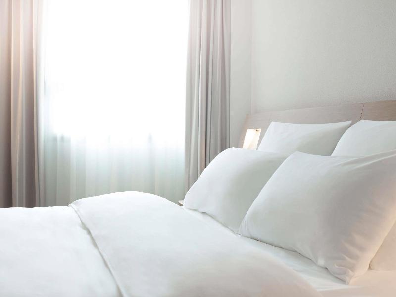 Novotel Paris Rueil Malmaison image