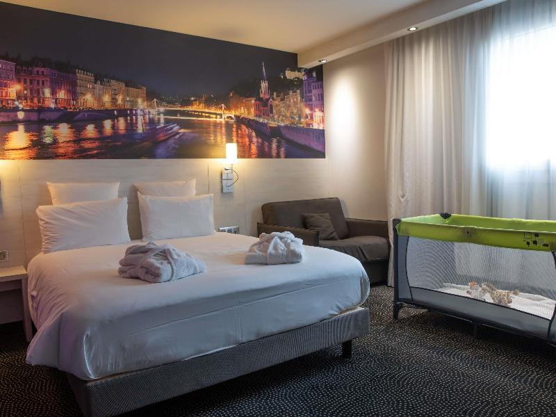Mercure Lyon Charpennes image