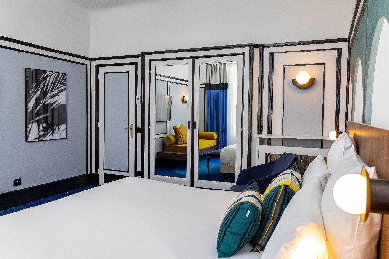 Hôtel Plaza Biarritz Plage-Handwritten Collection image