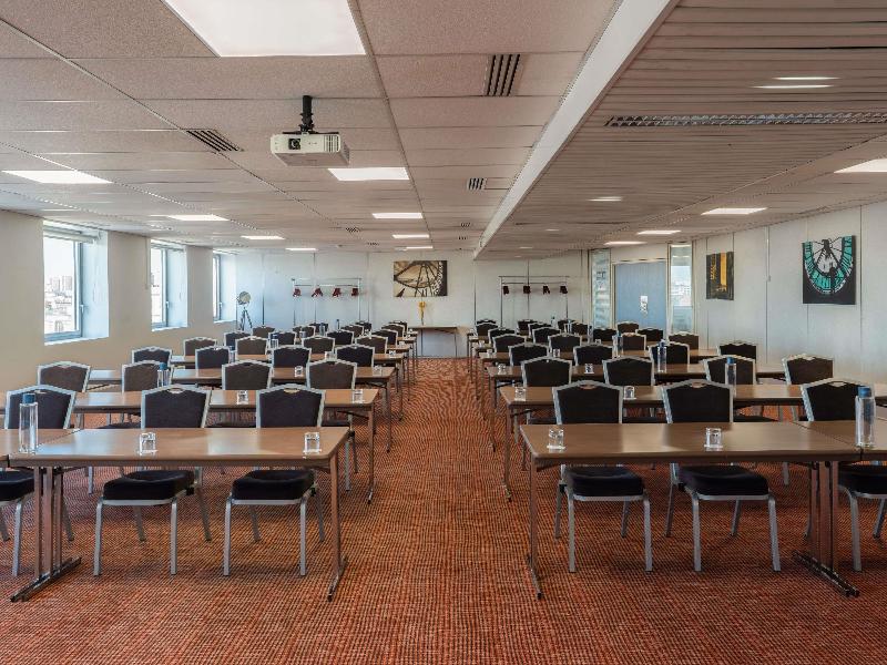 Mercure Paris Ivry Seine image