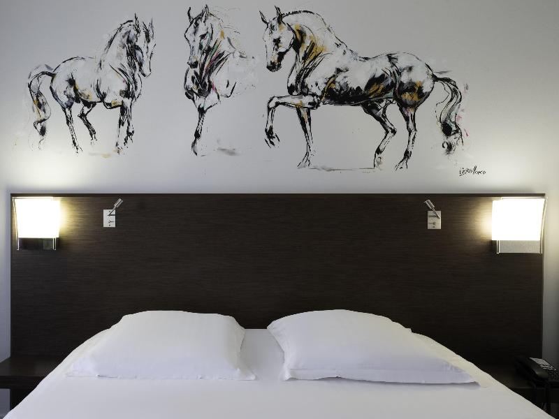 Mercure Bords De Loire Saumur image