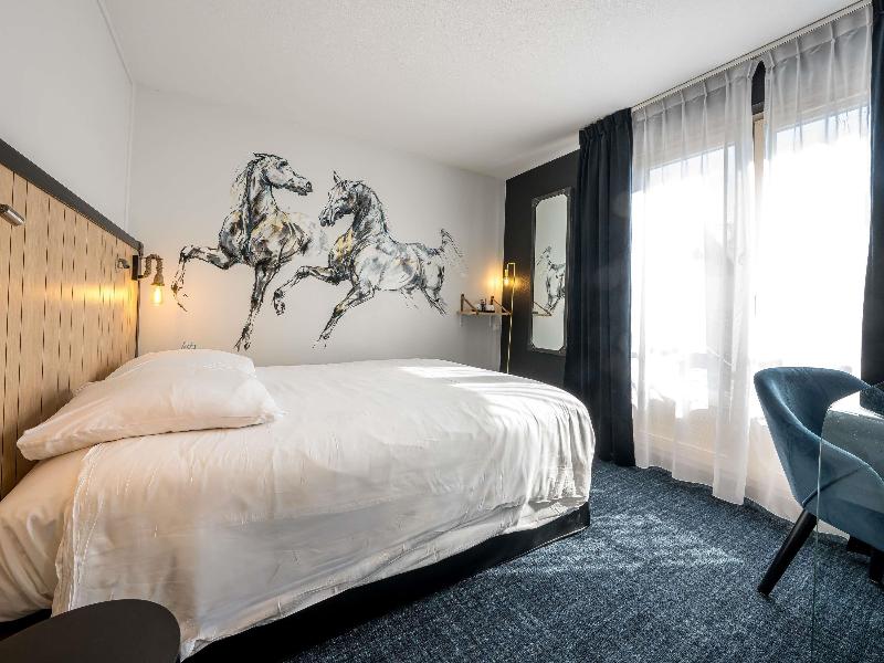 Mercure Bords De Loire Saumur image