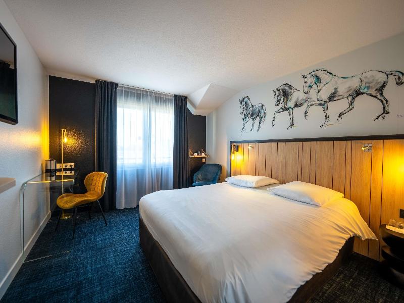 Mercure Bords De Loire Saumur image