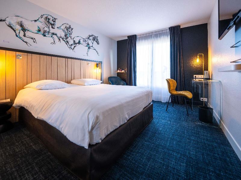 Mercure Bords De Loire Saumur image