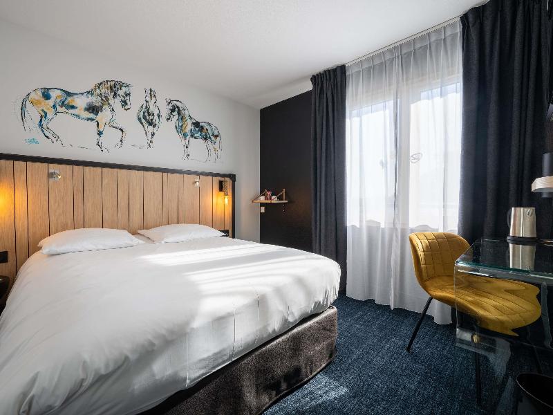 Mercure Bords De Loire Saumur image