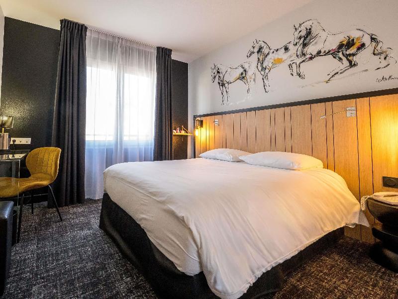 Mercure Bords De Loire Saumur image