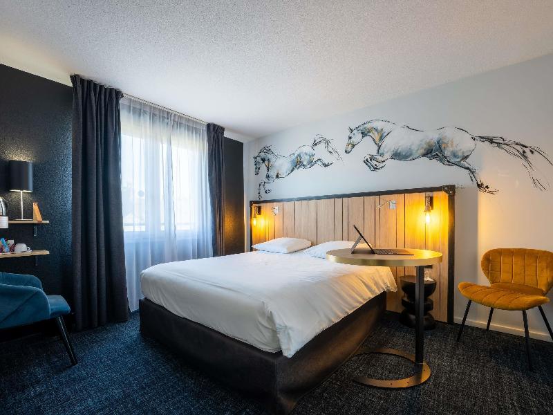 Mercure Bords De Loire Saumur image