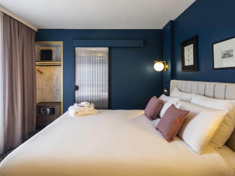Mercure Versailles Chateau image