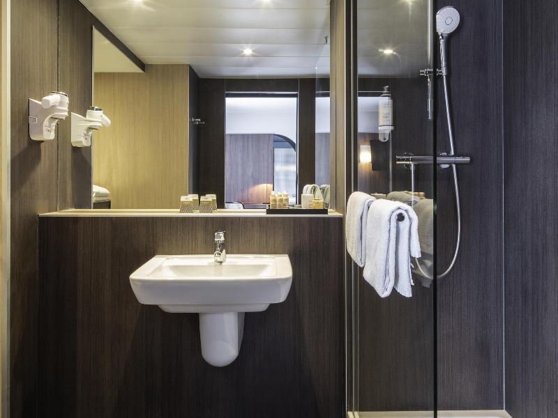 Mercure Versailles Chateau image