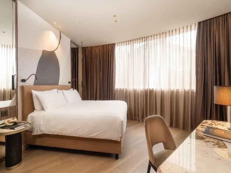 Crowne Plaza Milan City image