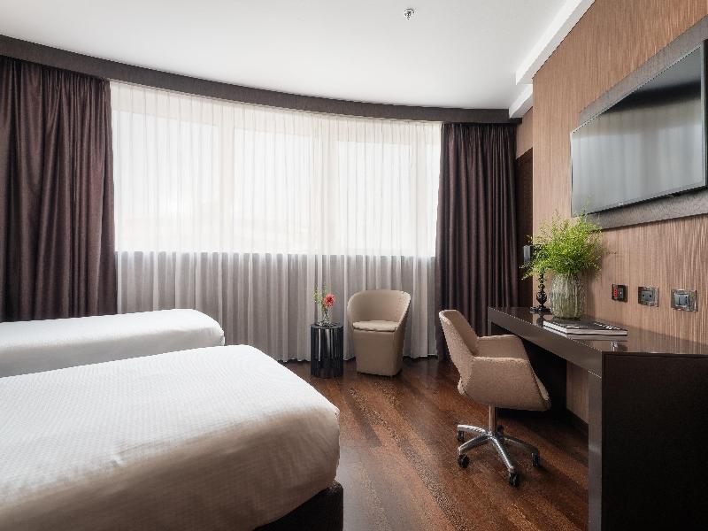 Crowne Plaza Milan City image