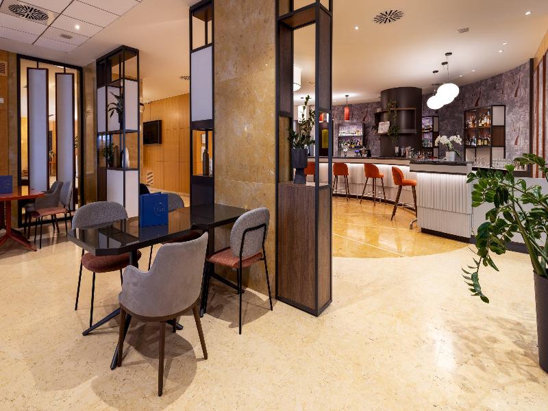 Crowne Plaza Padova image