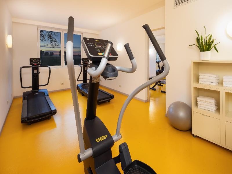 Crowne Plaza Padova image