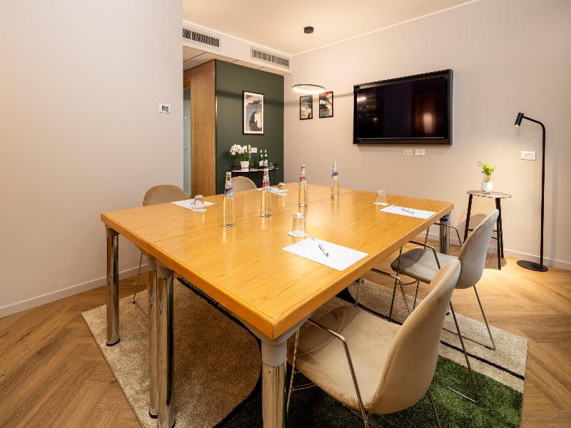 Crowne Plaza Padova image