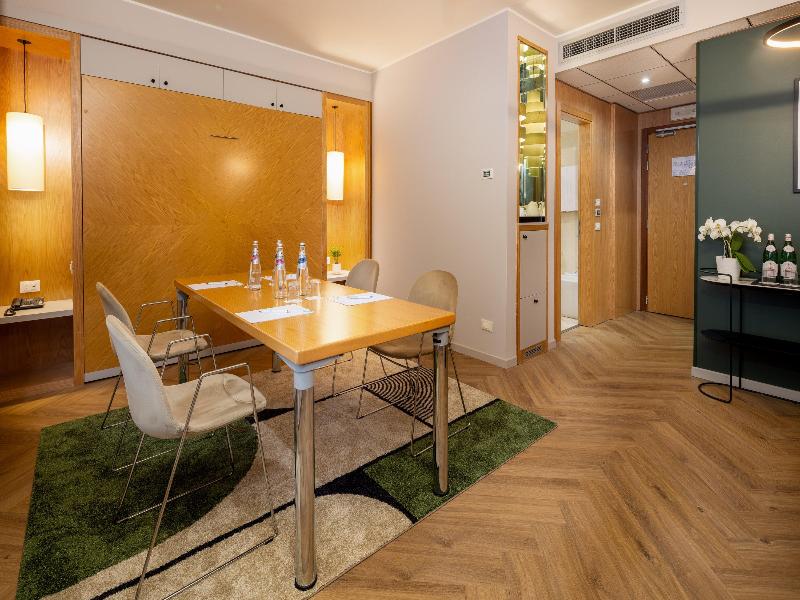Crowne Plaza Padova image