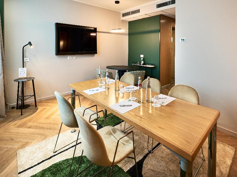 Crowne Plaza Padova image