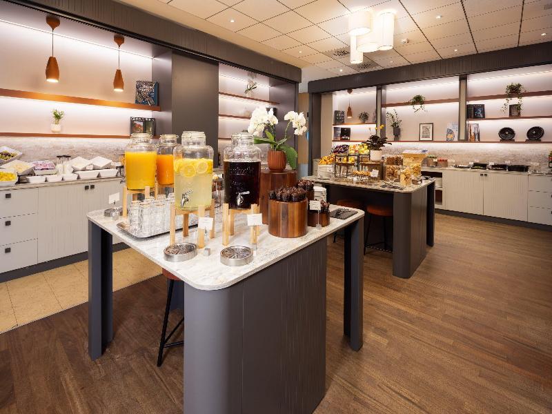 Crowne Plaza Padova image