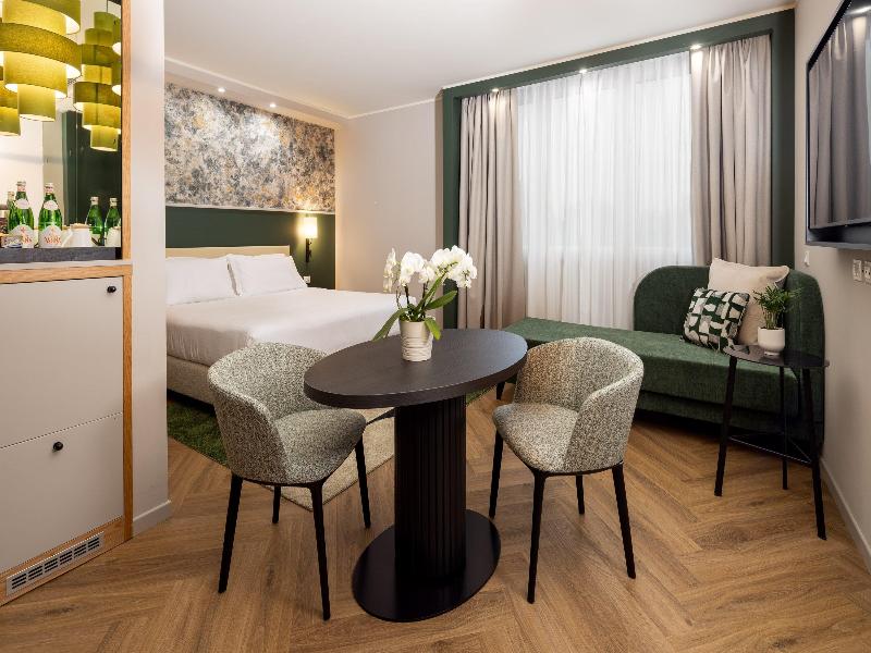 Crowne Plaza Padova image