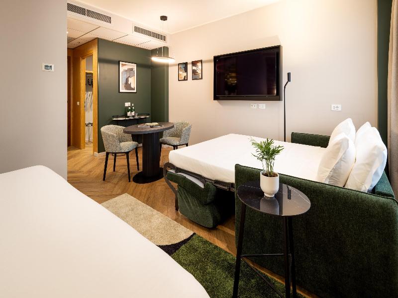 Crowne Plaza Padova image