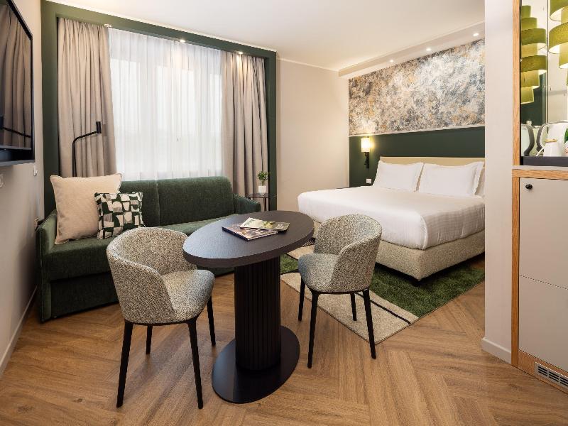 Crowne Plaza Padova image