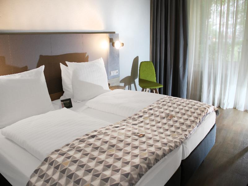 Holiday Inn Munich - South image