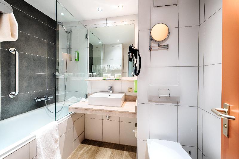 Holiday Inn Munich - South image