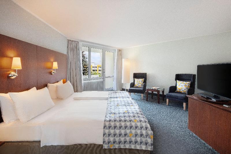 Holiday Inn Munich - South image
