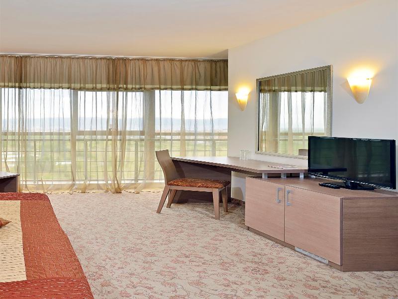Sol Nessebar Palace All Inclusive image
