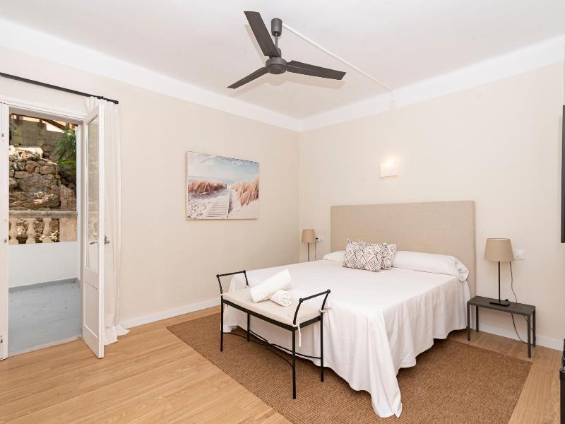 Boutique Hotel Oriola image