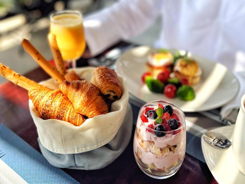 Radisson Blu Hotel, Muscat image
