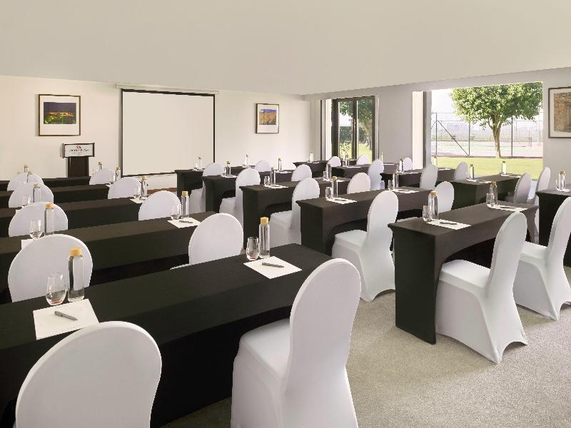 Crowne Plaza Muscat image
