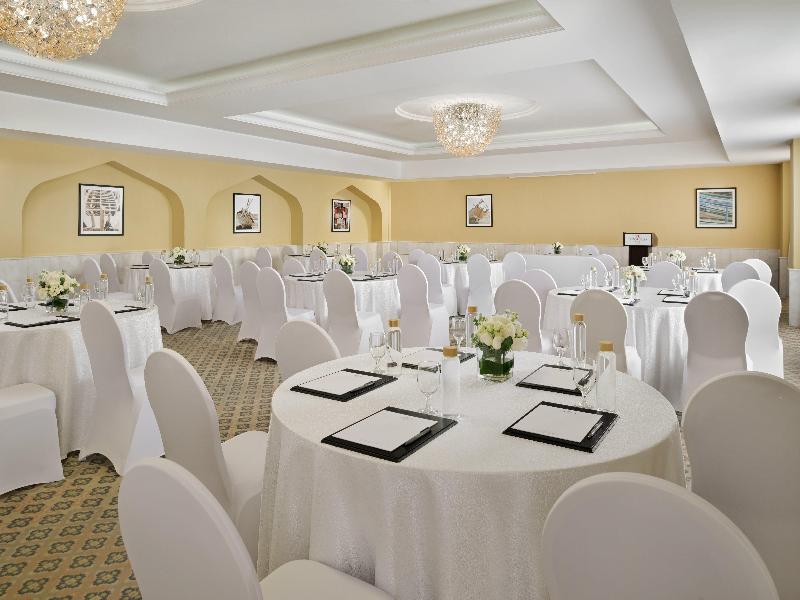 Crowne Plaza Muscat image