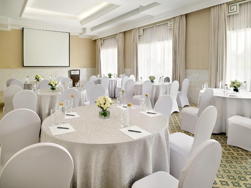 Crowne Plaza Muscat image