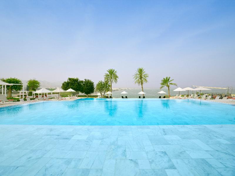 Crowne Plaza Muscat image