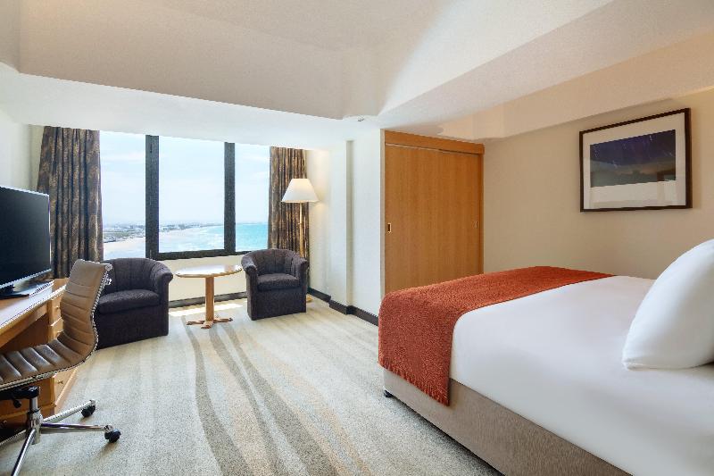 Crowne Plaza Muscat image