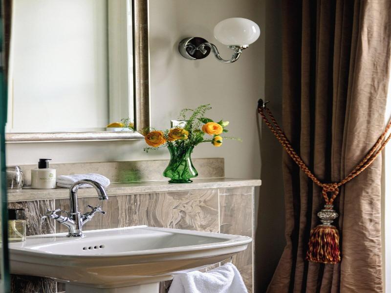 Bailbrook House image