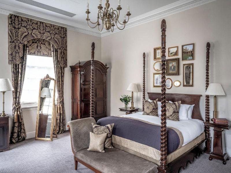 Bailbrook House image