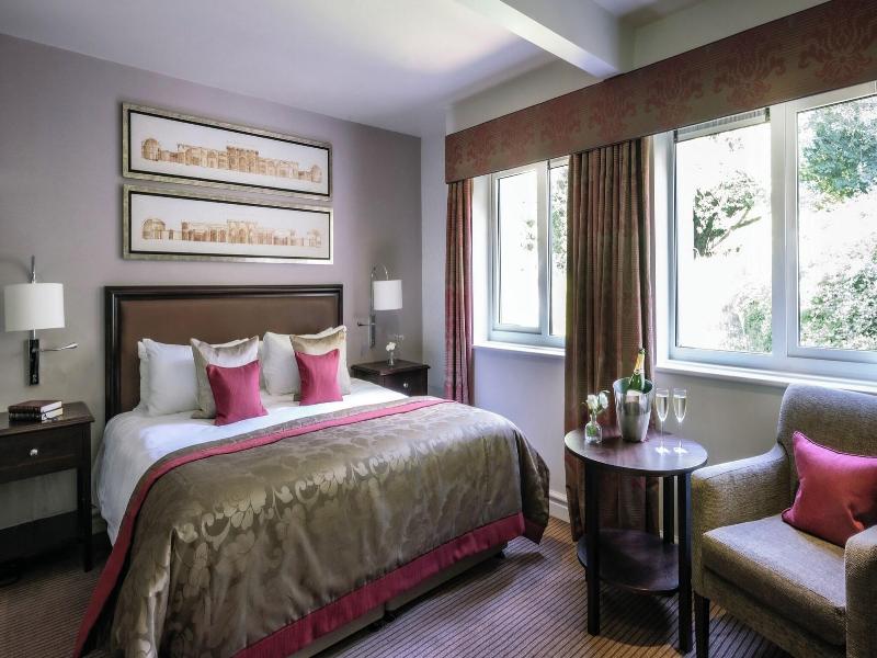 Bailbrook House image