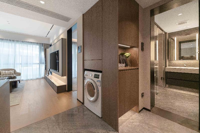 CM+ Serviced Apartment Shenzhen Taige image