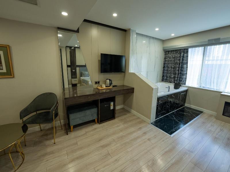 Meros Hotel image