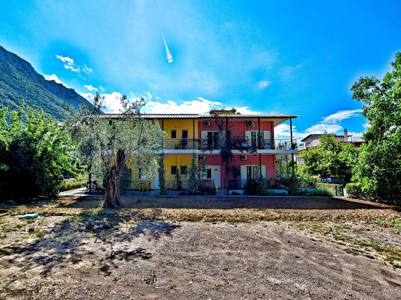Tsertos Apartments