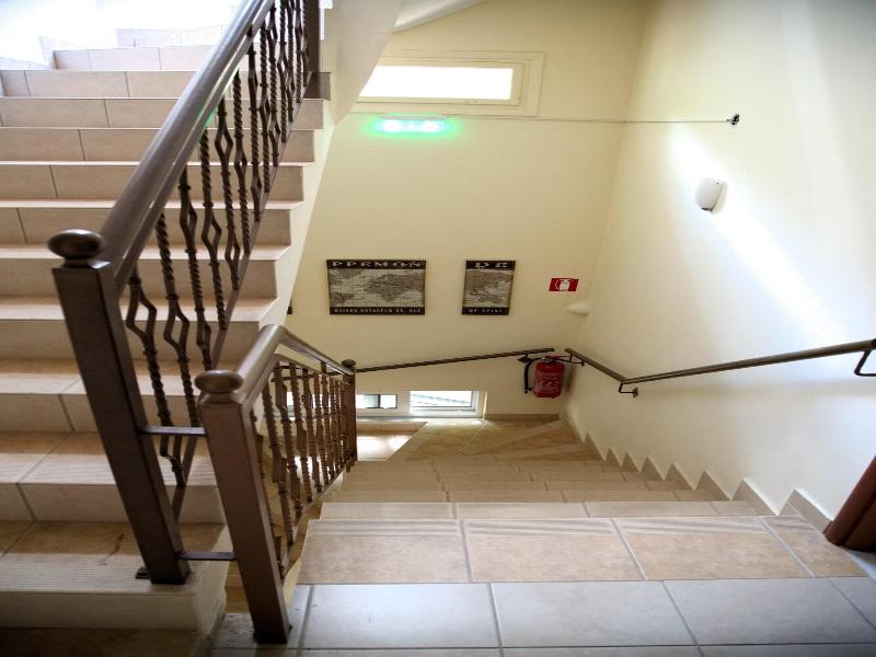 Tsertos Apartments