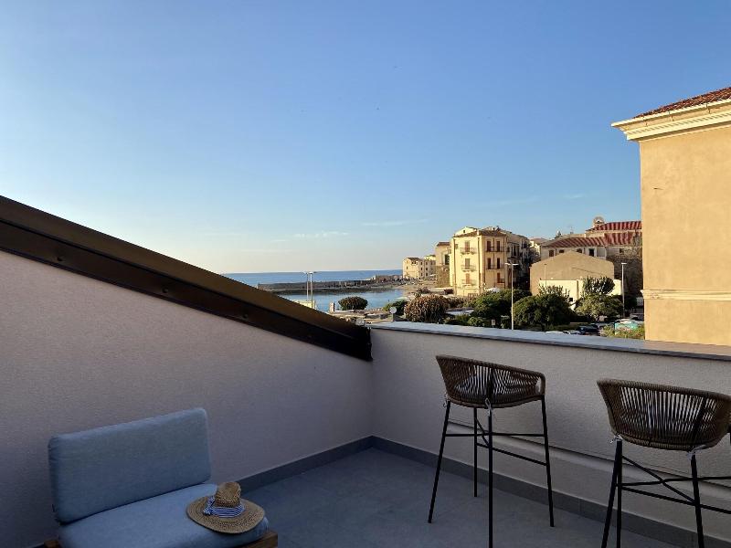 Salemare Rooms & Suites image