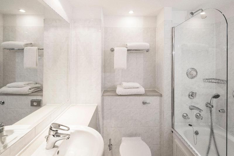 Crowne Plaza Chester image