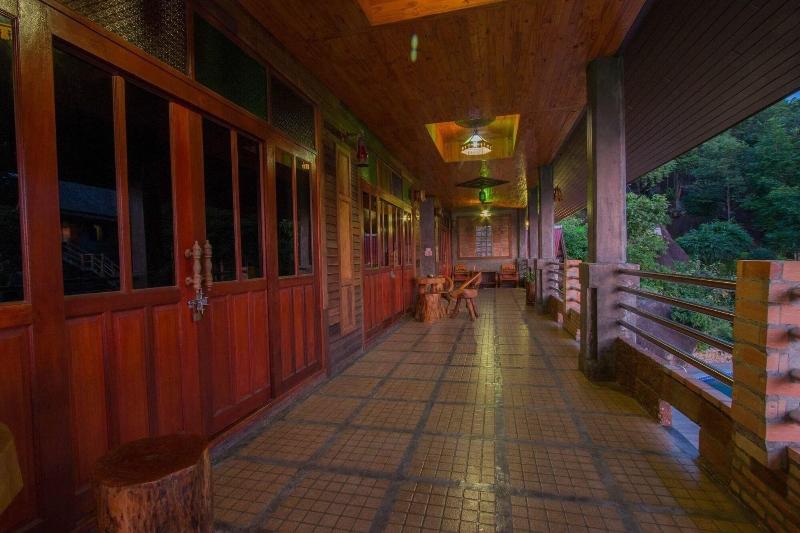 Sea Rock Hotel image