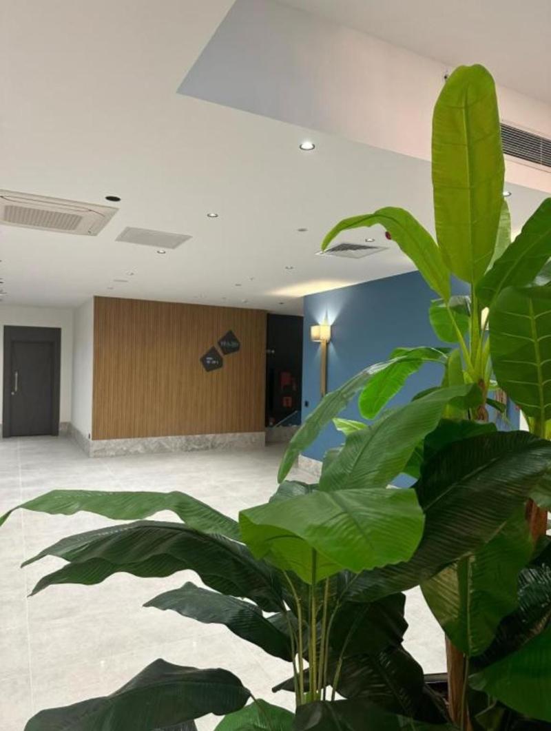 Lobby & Reception