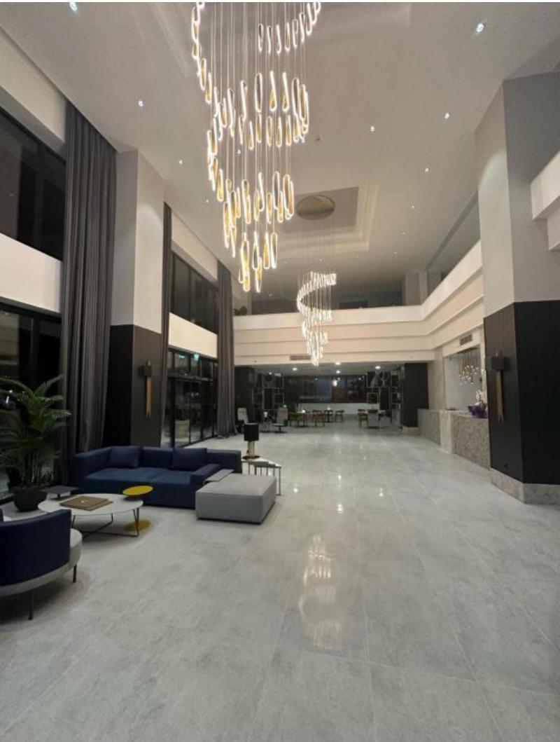 Lobby & Reception