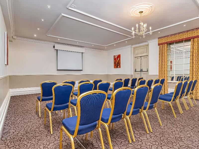 Mercure Salisbury White Hart Hotel & Apartments image